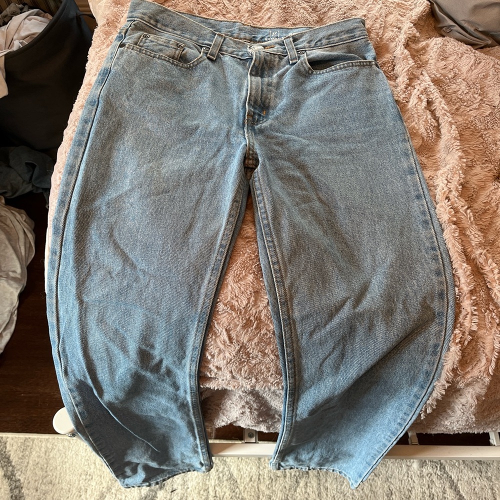 MOM JEANS